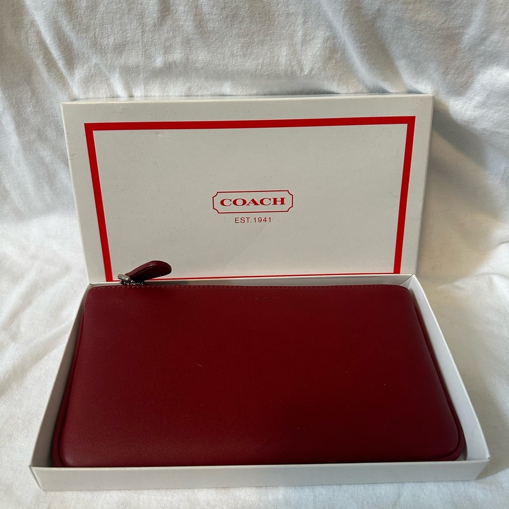 Vintage Coach Cosmetic / Wallet. Brand NEW